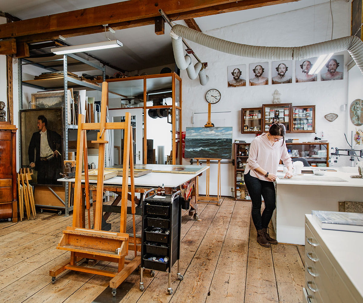 im Atelier, Foto: © Angela Simi